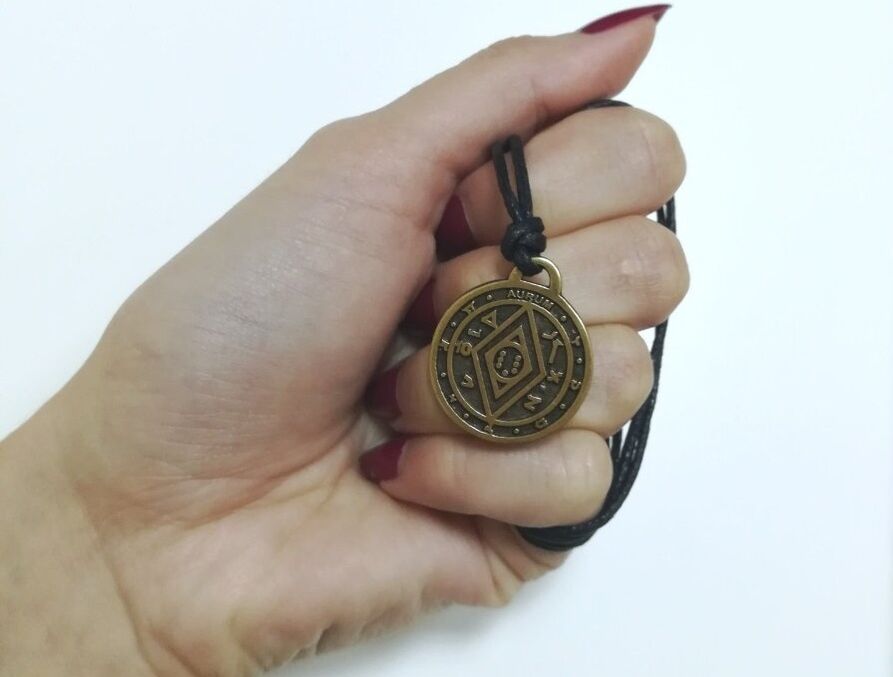 Amulet pendant for good luck