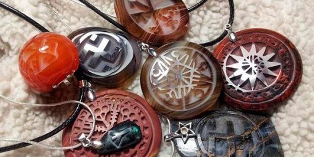 Types of amulets for luck