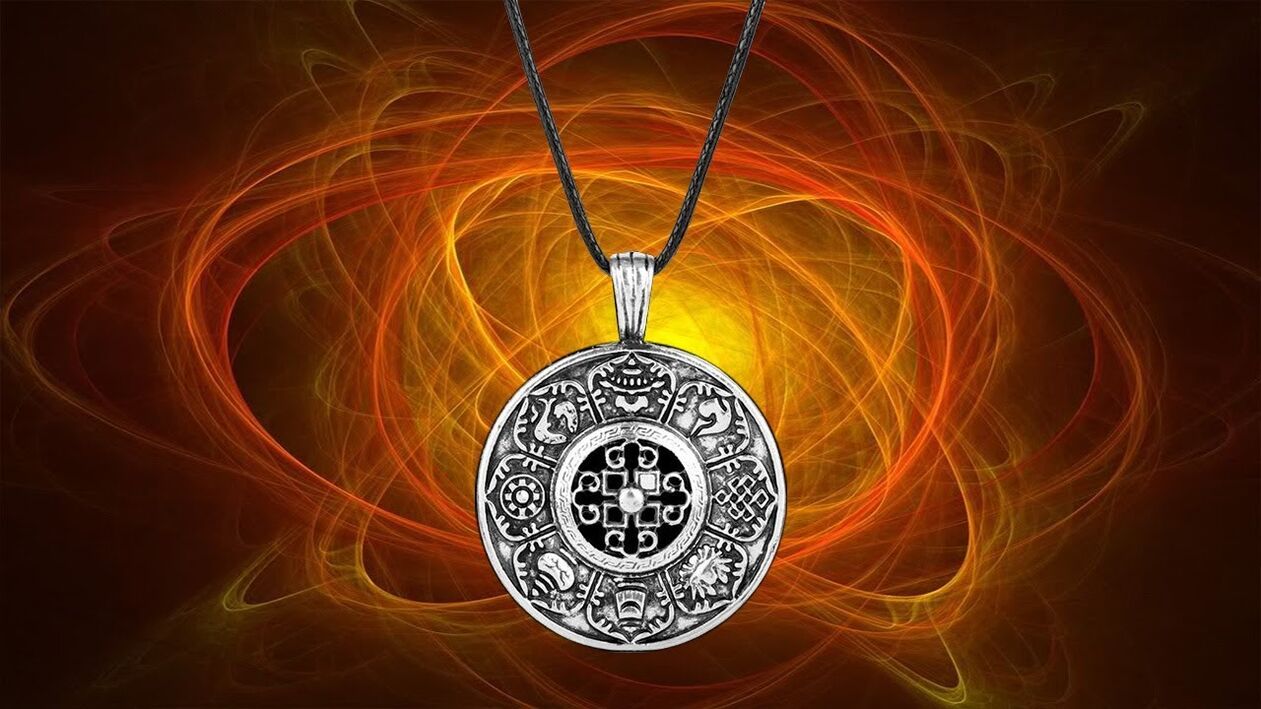 Amulet pendant for luck