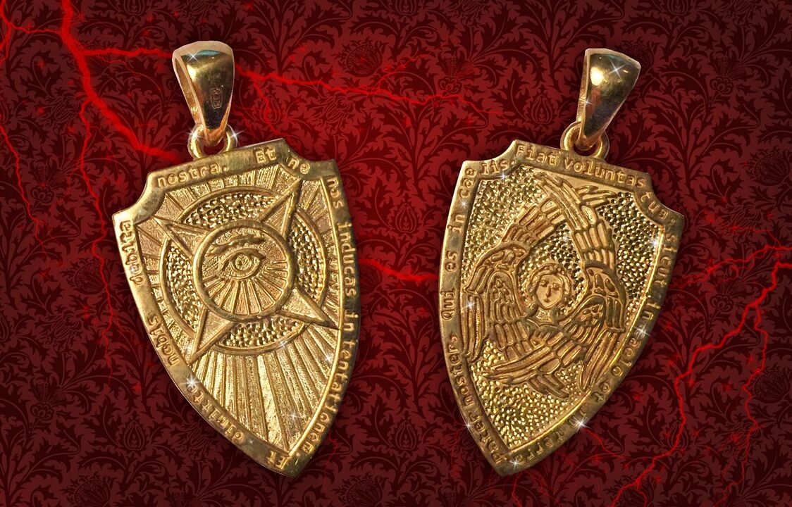 Shield amulet for wealth and luck
